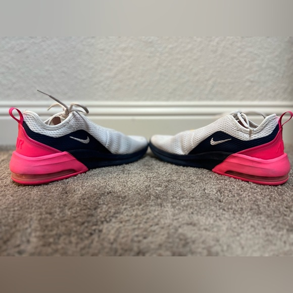 Women’s Nike Shoes - Picture 8 of 9